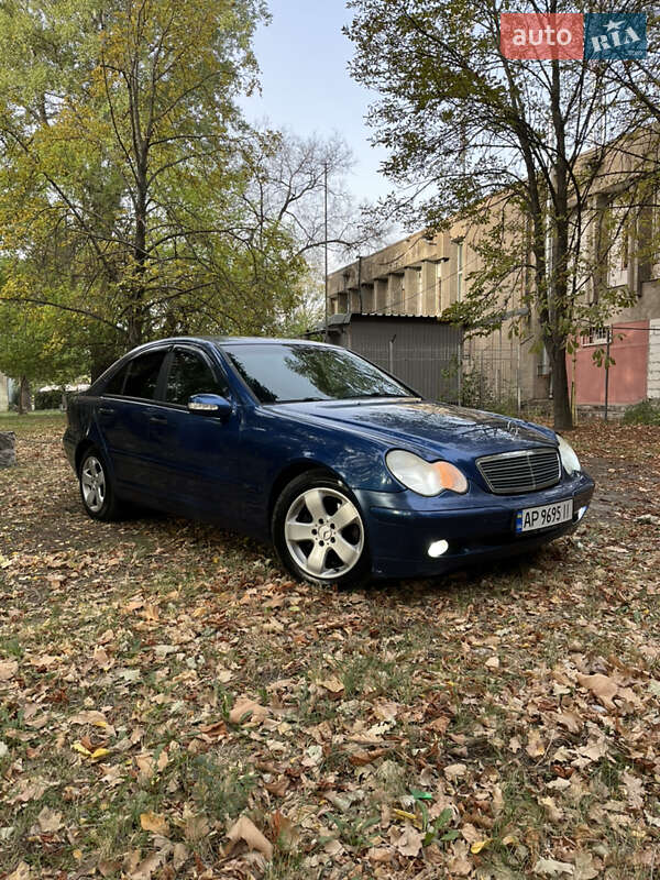 Седан Mercedes-Benz C-Class 2002 в Запоріжжі