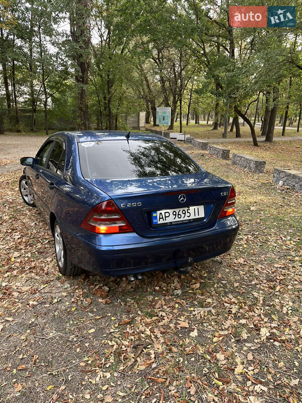 Седан Mercedes-Benz C-Class 2002 в Запоріжжі