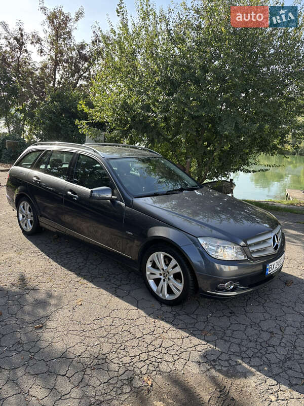 Універсал Mercedes-Benz C-Class 2009 в Хмельницькому