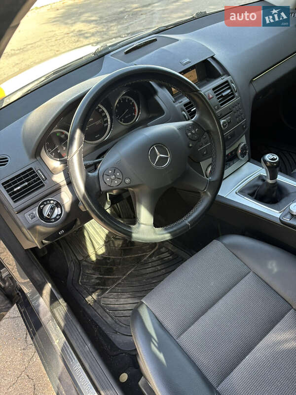Універсал Mercedes-Benz C-Class 2009 в Хмельницькому