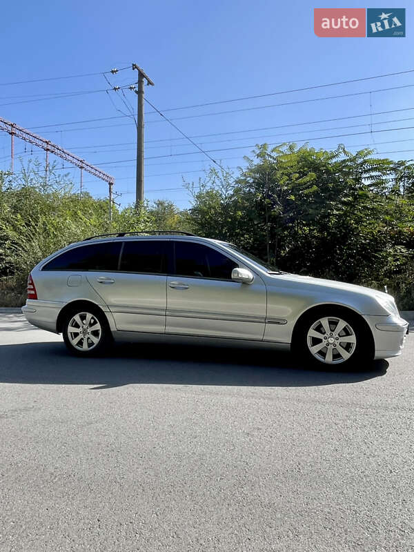 Универсал Mercedes-Benz C-Class 2003 в Днепре