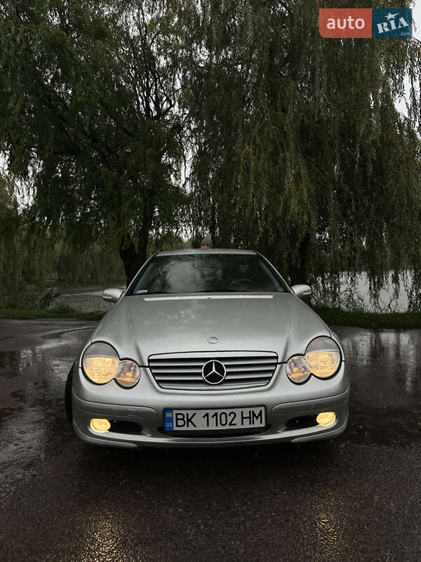 Купе Mercedes-Benz C-Class 2001 в 