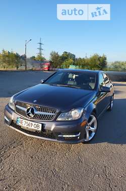 Седан Mercedes-Benz C-Class 2014 в Дніпрі