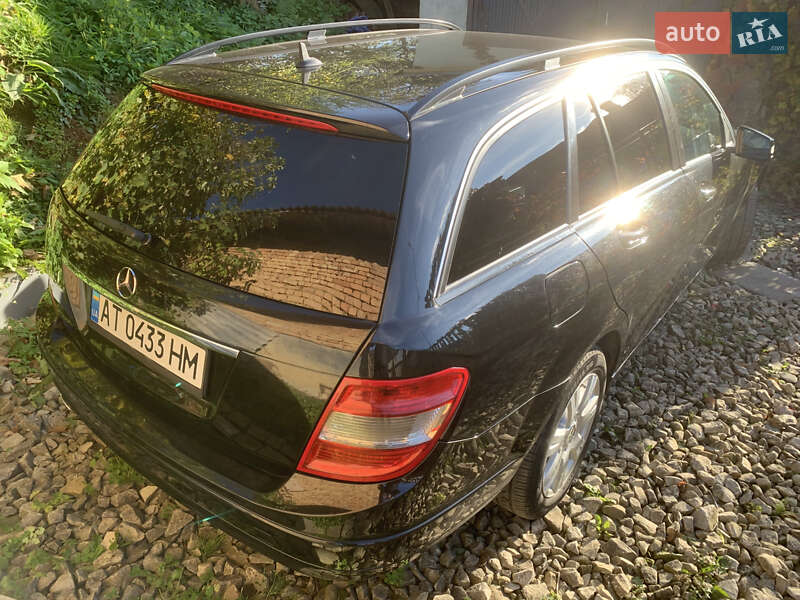 Універсал Mercedes-Benz C-Class 2010 в Долині