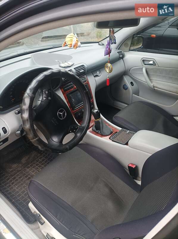 Седан Mercedes-Benz C-Class 2001 в Варве