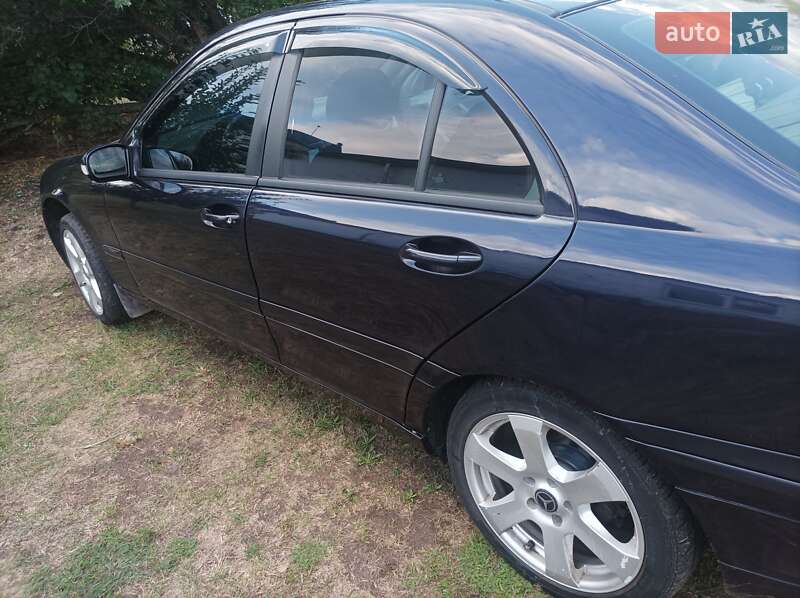 Седан Mercedes-Benz C-Class 2001 в Варве