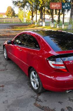 Купе Mercedes-Benz C-Class 2005 в 
