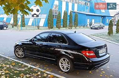 Седан Mercedes-Benz C-Class 2012 в Чернівцях