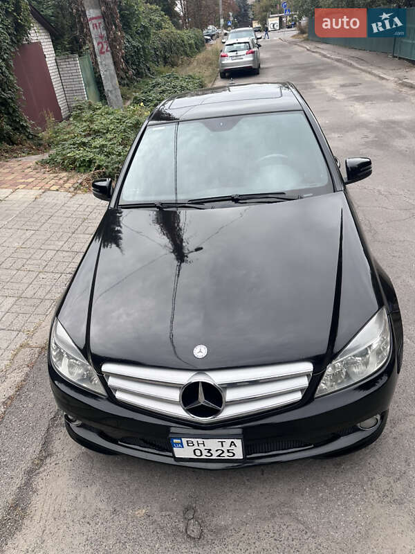 Седан Mercedes-Benz C-Class 2010 в Киеве