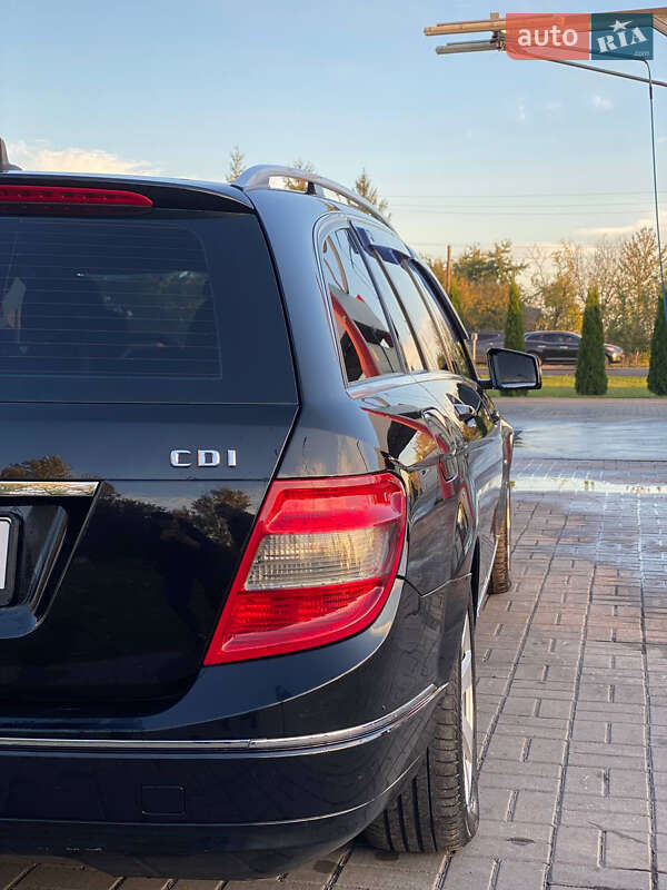Універсал Mercedes-Benz C-Class 2011 в Нововолинську