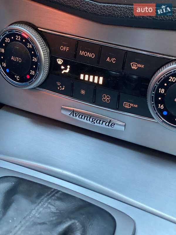 Універсал Mercedes-Benz C-Class 2011 в Нововолинську