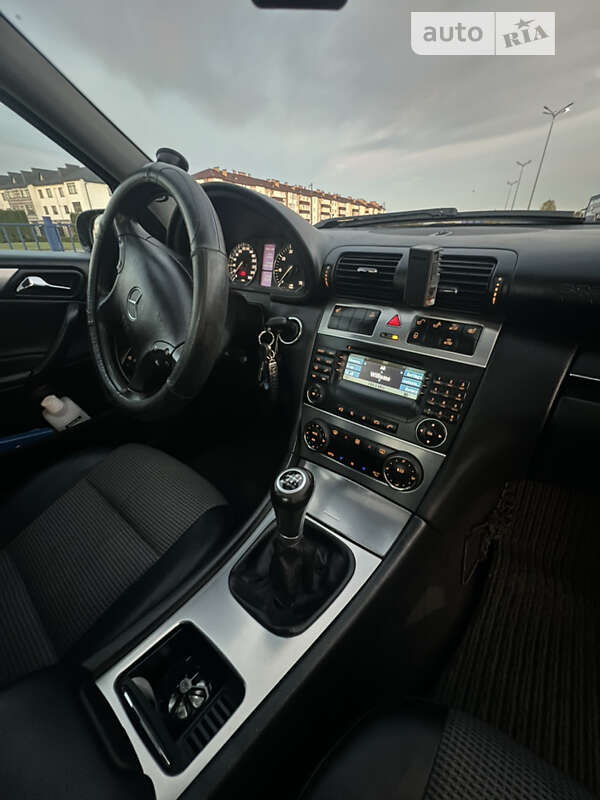 Седан Mercedes-Benz C-Class 2005 в Славуте
