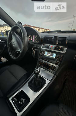 Седан Mercedes-Benz C-Class 2005 в 