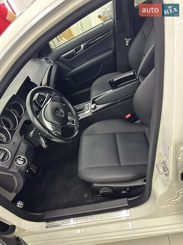 Седан Mercedes-Benz C-Class 2011 в Одессе