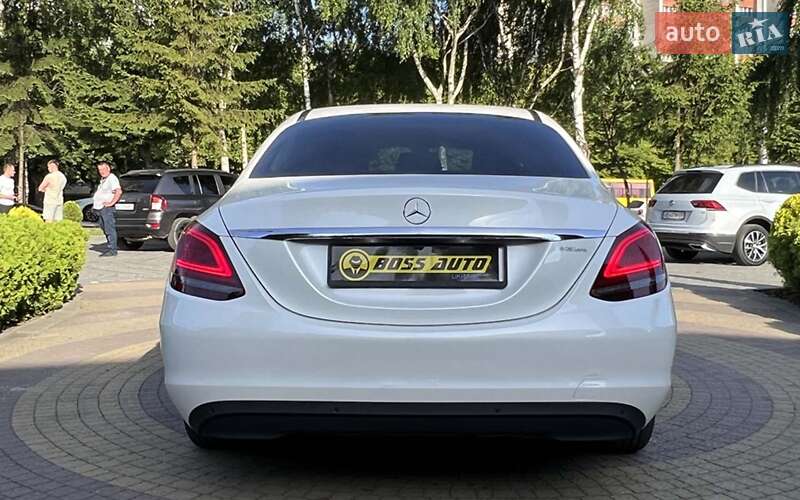 Седан Mercedes-Benz C-Class 2018 в Львові