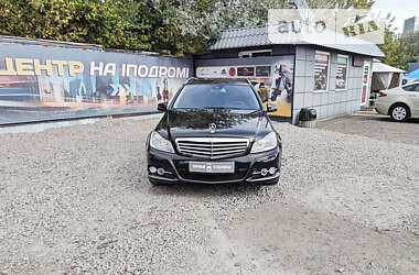 Універсал Mercedes-Benz C-Class 2012 в Києві