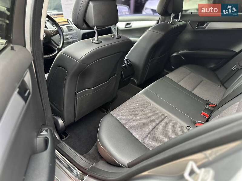 Универсал Mercedes-Benz C-Class 2010 в Кривом Роге