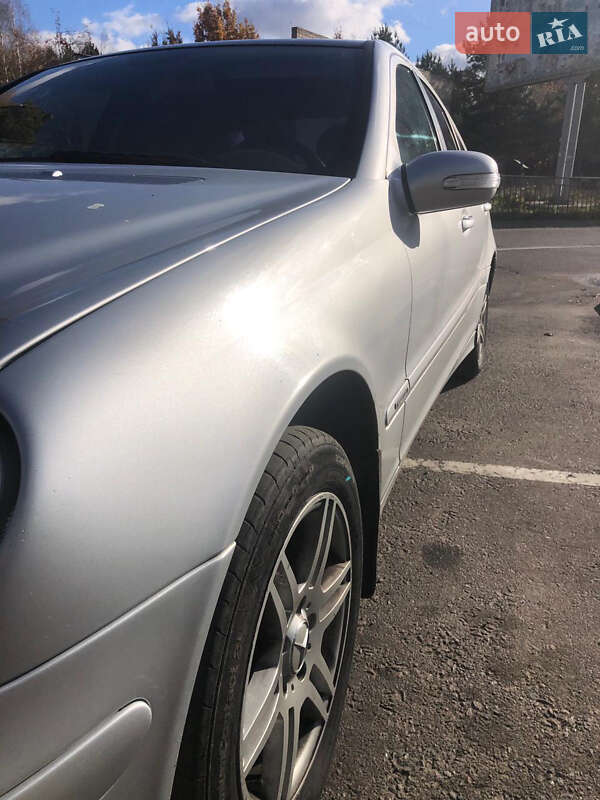 Седан Mercedes-Benz C-Class 2006 в Рівному