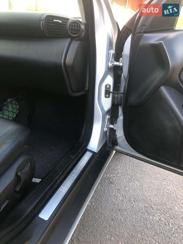 Седан Mercedes-Benz C-Class 2006 в Рівному