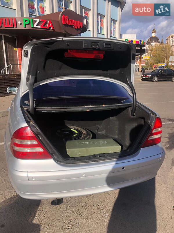 Седан Mercedes-Benz C-Class 2006 в Рівному