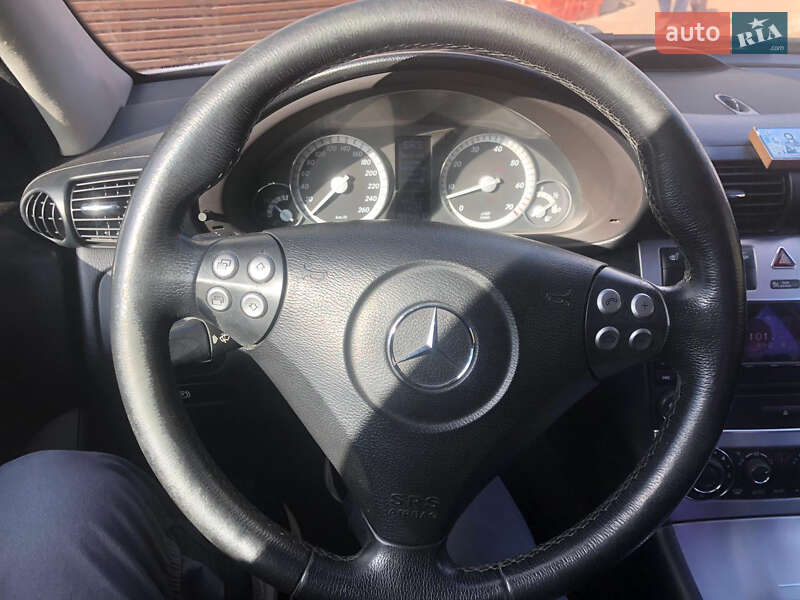 Седан Mercedes-Benz C-Class 2006 в Рівному