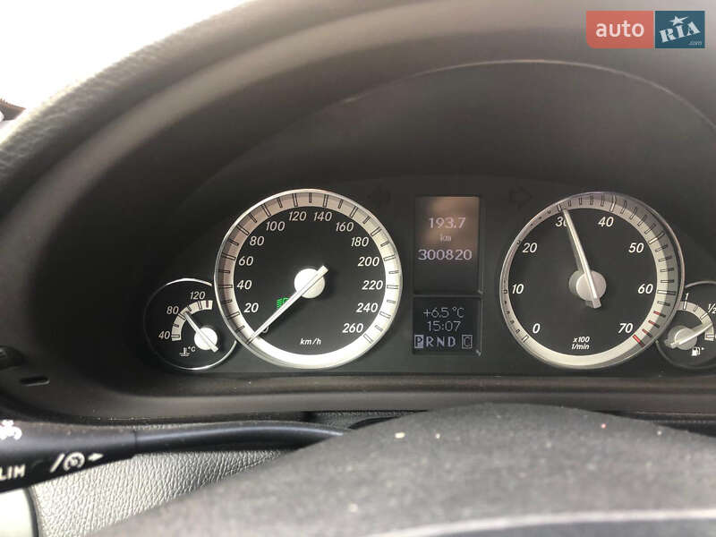 Седан Mercedes-Benz C-Class 2006 в Рівному