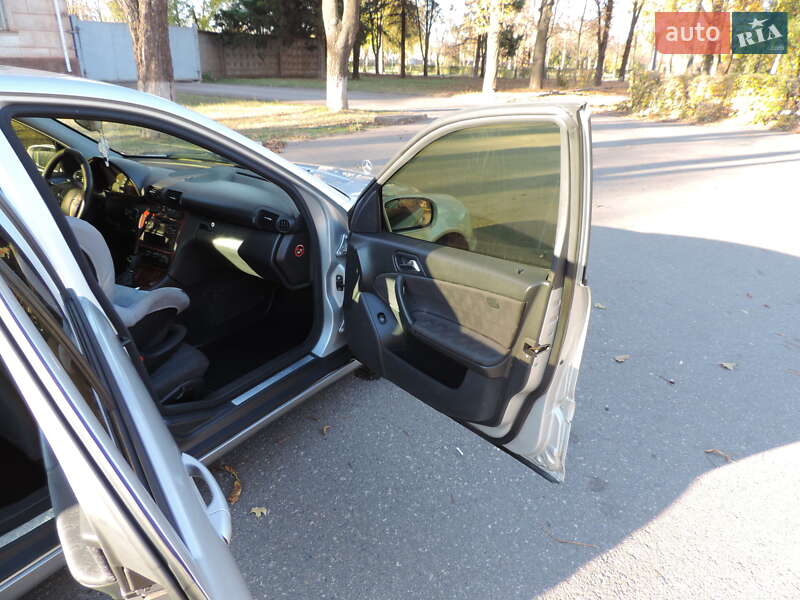 Седан Mercedes-Benz C-Class 2002 в Кривом Роге