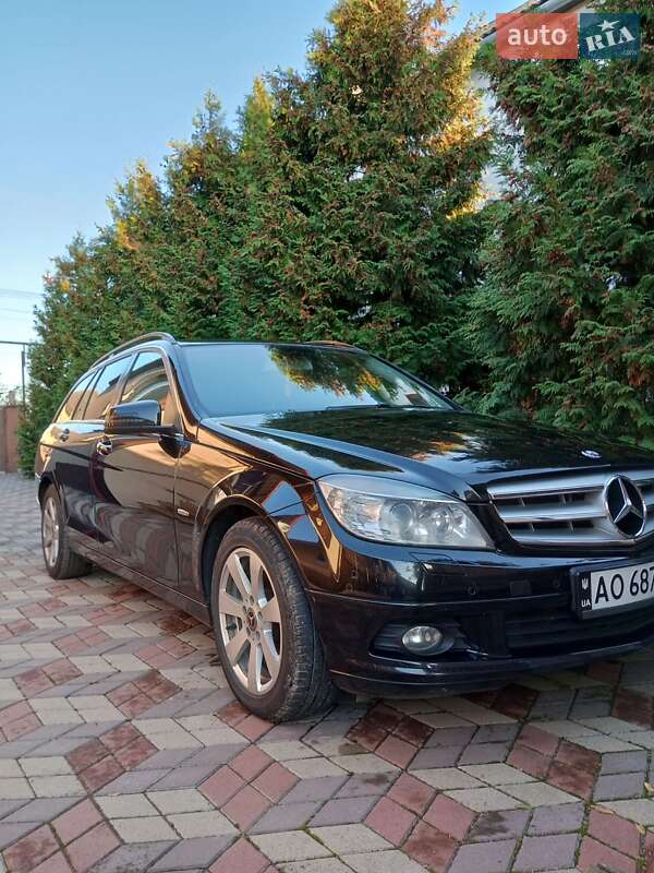 Универсал Mercedes-Benz C-Class 2010 в Мукачево фото 12 Универсал Mercedes-Benz C-Class 2010 в Мукачево