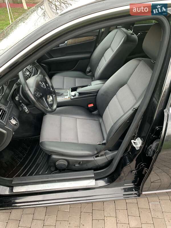 Універсал Mercedes-Benz C-Class 2010 в Тернополі