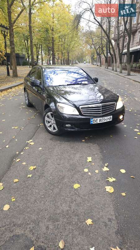 Седан Mercedes-Benz C-Class 2007 в Николаеве
