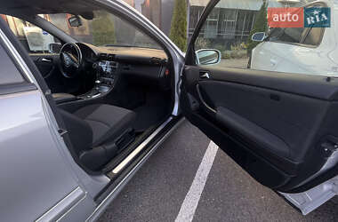 Купе Mercedes-Benz C-Class 2004 в 