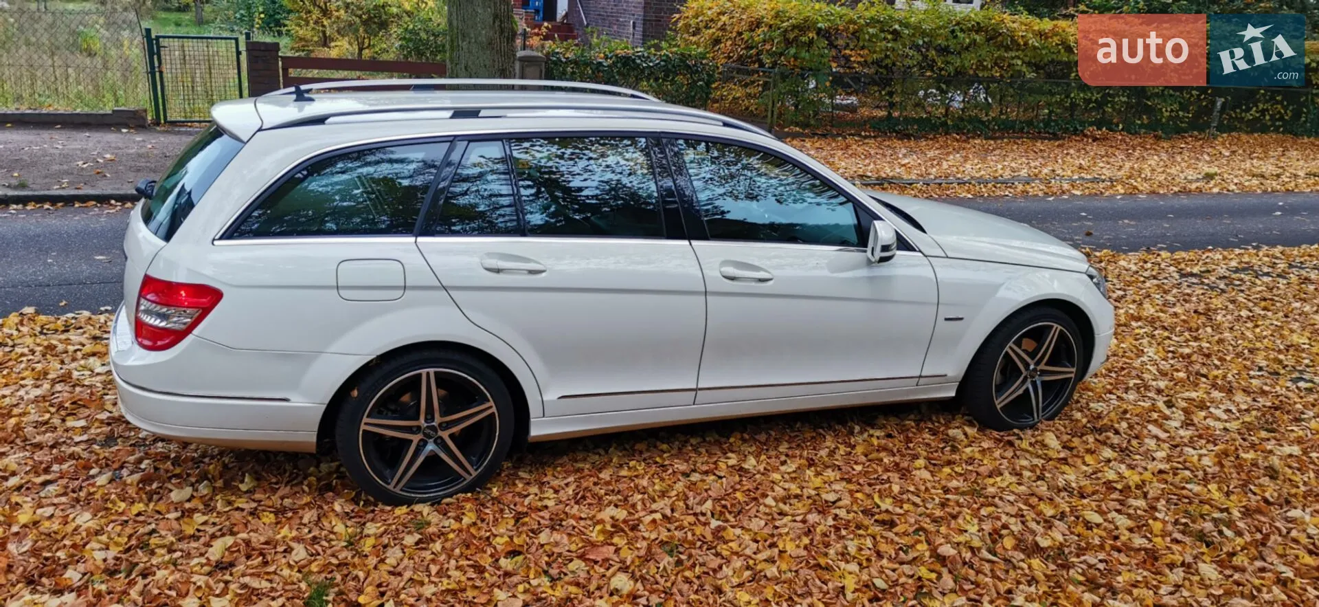 2010 Mercedes-Benz C-klasse - мініатюра 3