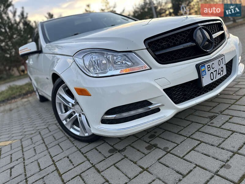 Седан Mercedes-Benz C-Class 2011 в Дрогобичі