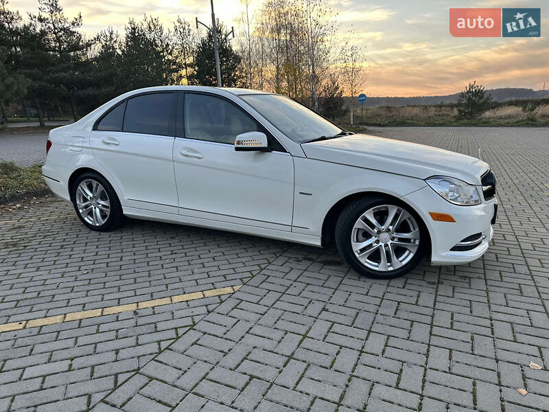 Седан Mercedes-Benz C-Class 2011 в Дрогобичі