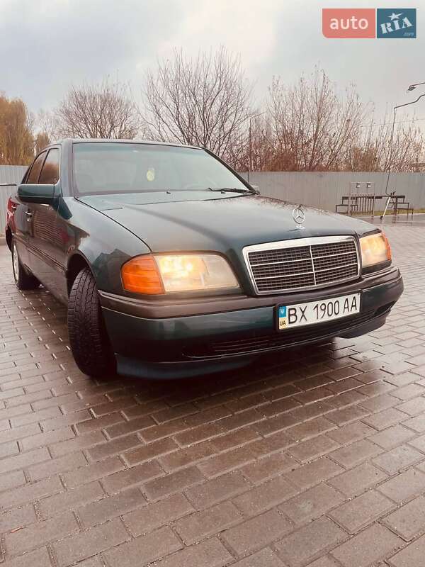 Седан Mercedes-Benz C-Class 1994 в Виннице