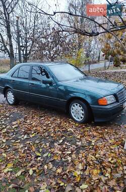 Седан Mercedes-Benz C-Class 1994 в Виннице