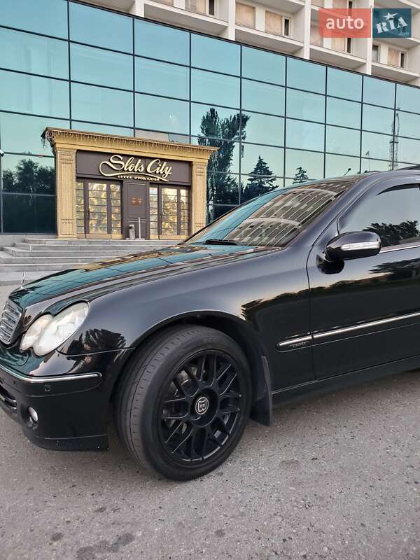 Седан Mercedes-Benz C-Class 2004 в Запорожье