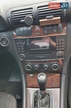 Седан Mercedes-Benz C-Class 2004 в 