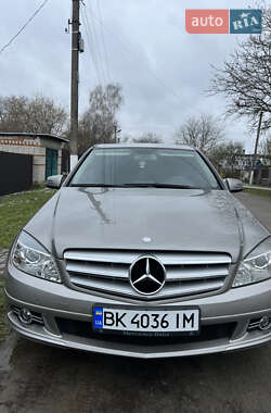 Седан Mercedes-Benz C-Class 2008 в Острозі