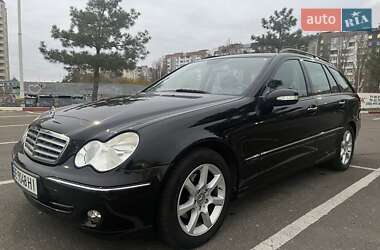 Універсал Mercedes-Benz C-Class 2005 в Миколаєві