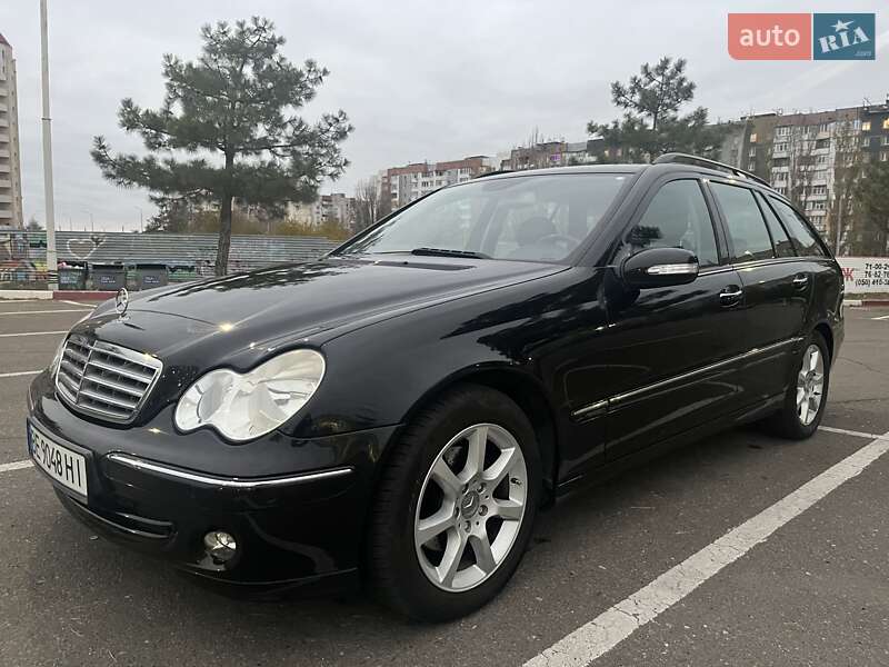 Універсал Mercedes-Benz C-Class 2005 в 