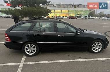 Універсал Mercedes-Benz C-Class 2005 в 