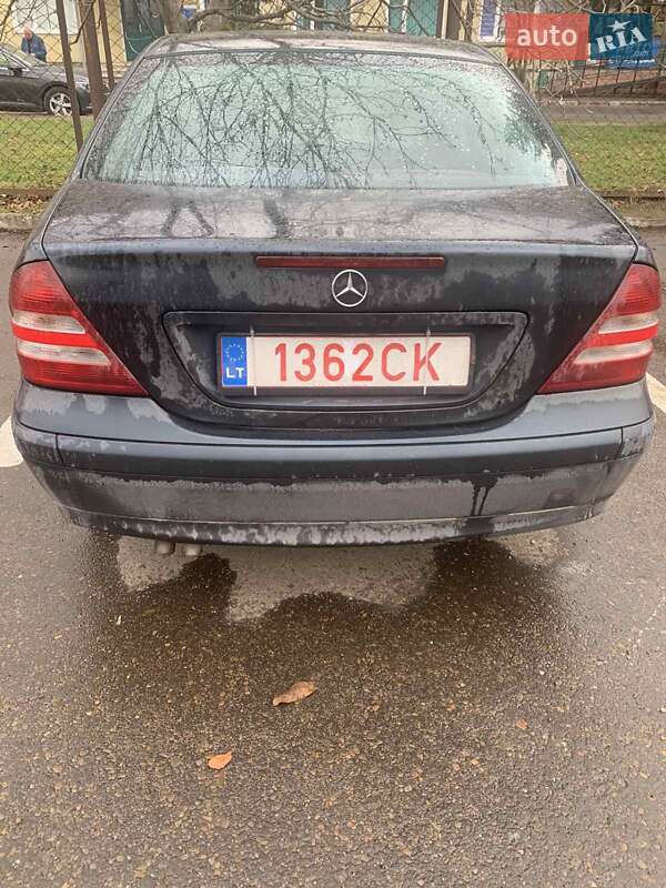 Седан Mercedes-Benz C-Class 2004 в Бурштыне