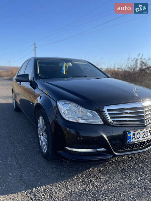 Седан Mercedes-Benz C-Class 2012 в Хусте