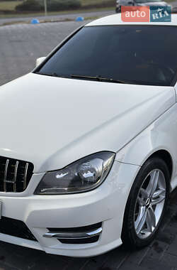 Седан Mercedes-Benz C-Class 2011 в Запоріжжі