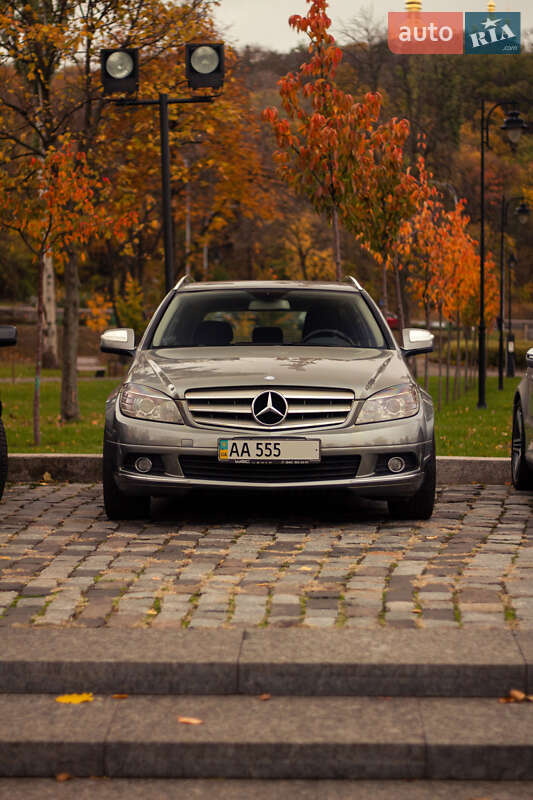 Універсал Mercedes-Benz C-Class 2008 в Києві