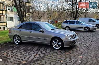 Седан Mercedes-Benz C-Class 2004 в Мукачевому