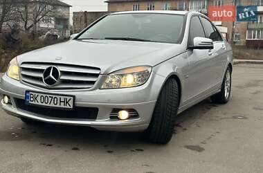 Седан Mercedes-Benz C-Class 2010 в Сарнах