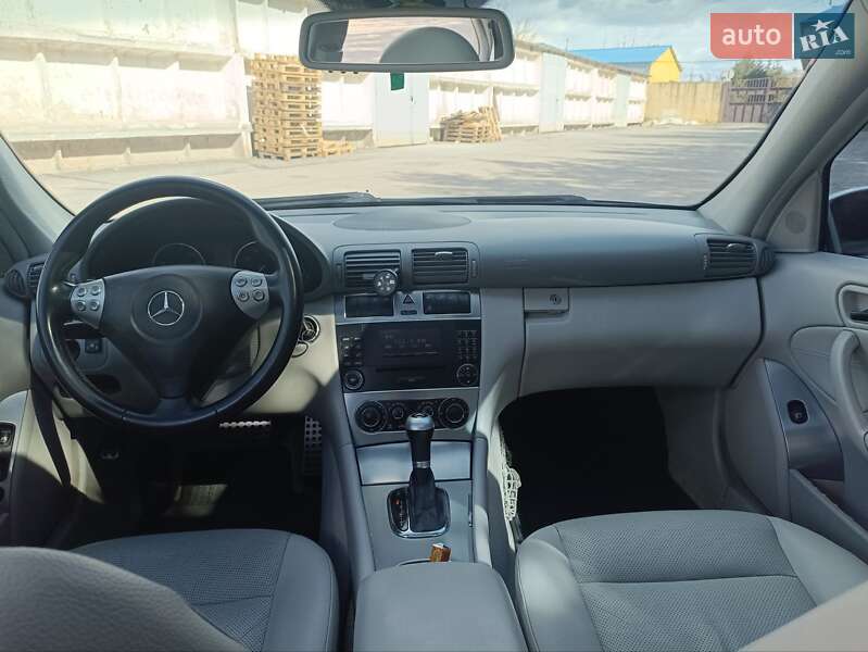 Седан Mercedes-Benz C-Class 2005 в Харькове