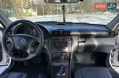 Седан Mercedes-Benz C-Class 2004 в Дніпрі